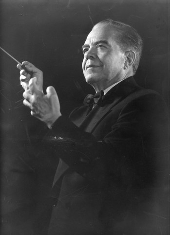 Alfred Joseph de Grazia Sr, conductor (at the Navy Pier, Chicago)