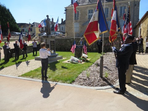 sceaux sur huisne commémoration équipage bombardier américain juin 2014